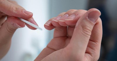 Manicure japoński vs klasyczny - które rozwiązanie wybrać