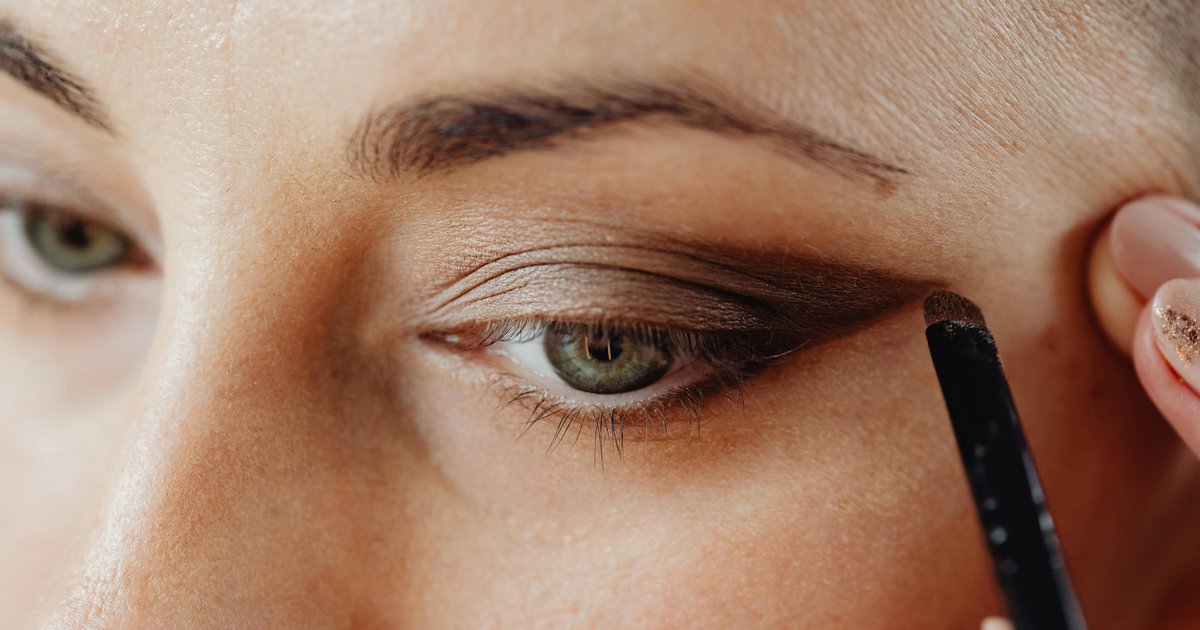 Jak zrobić perfekcyjne smoky eye - techniki profesjonalistów
