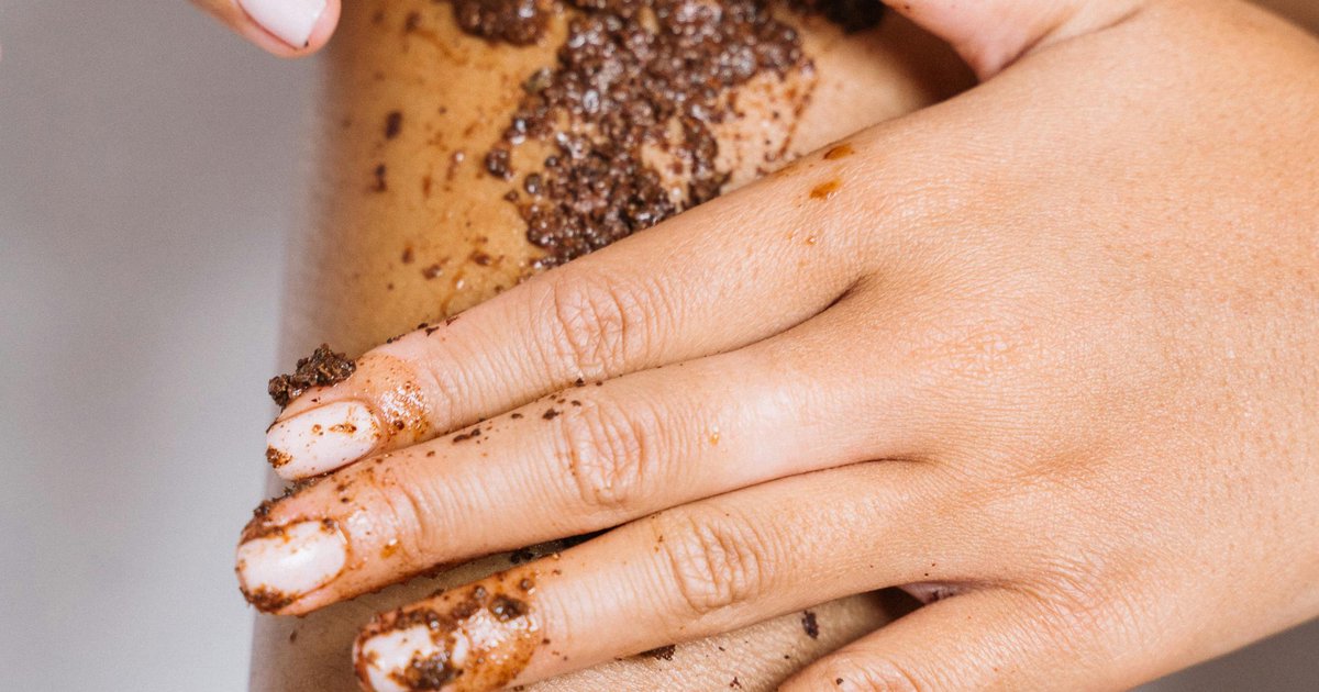 Kawowy peeling do ciała - energizujący przepis DIY
