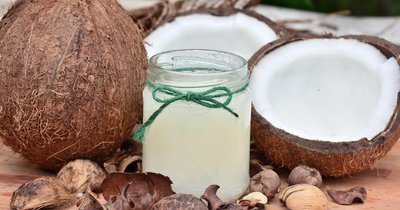 Olejowanie włosów kokosem - krok po kroku
